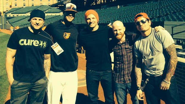 Red hangs with Chris Davis in Baltimore