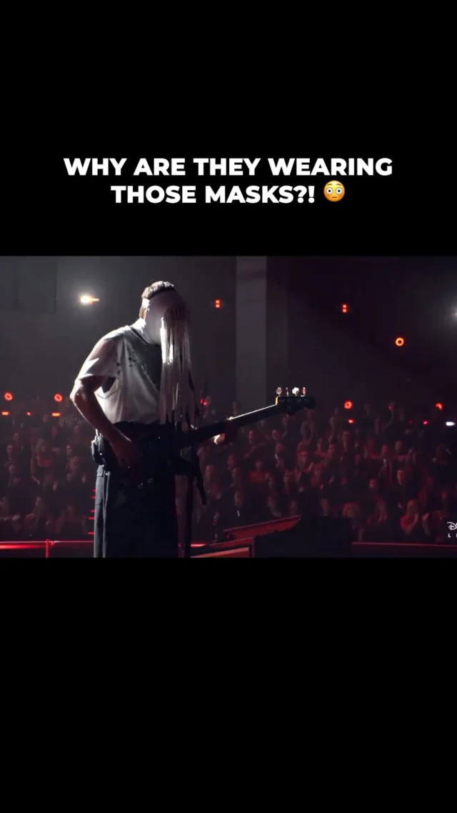 #twentyonepilots got the honor to perform "Seven Nation Army" at the Rock & Roll Hall of Fame❗🎸

Look at our boys go 🥹